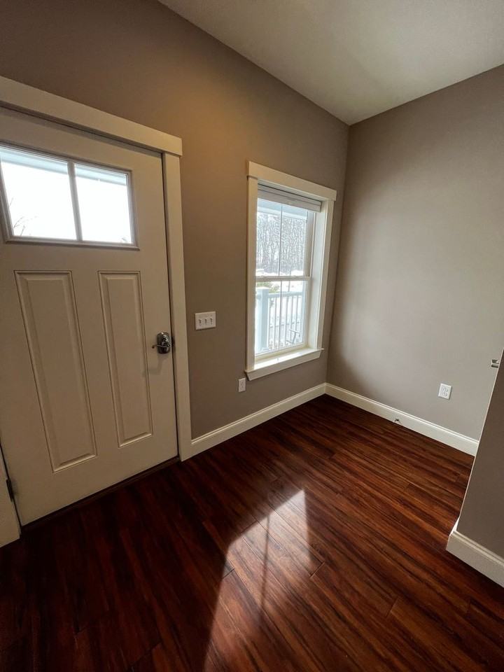 SMSDC - 109 Churchill Street - Photo 4 of 48