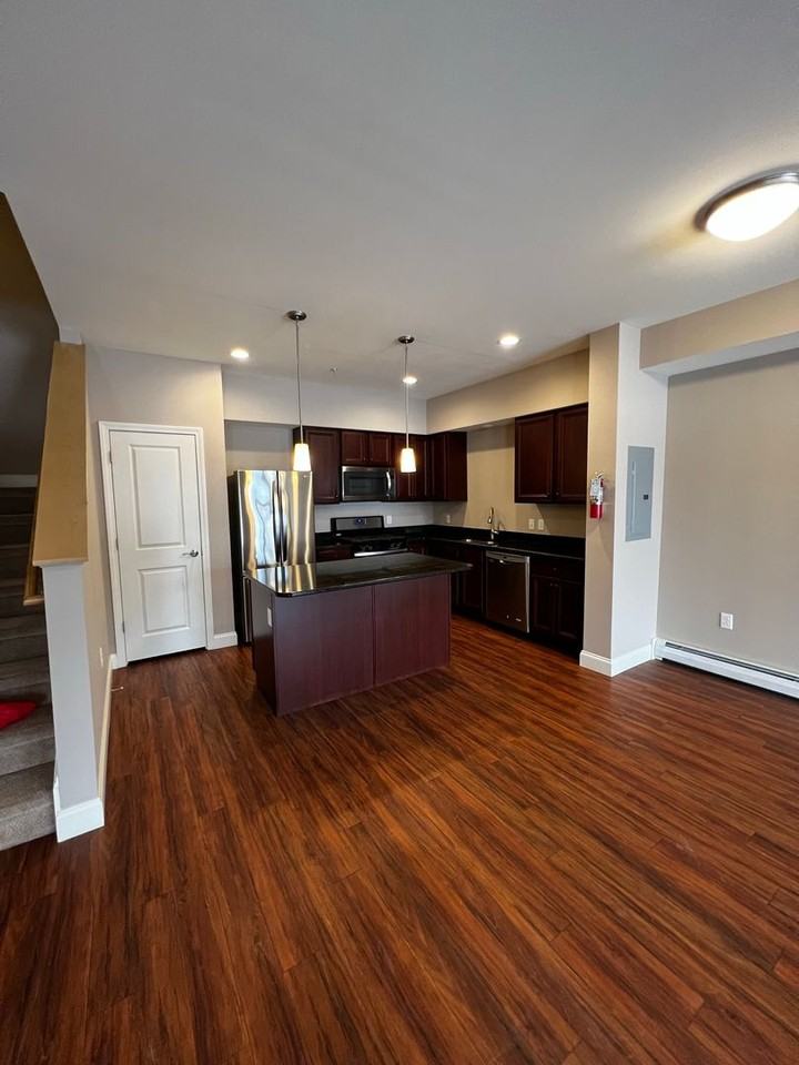 SMSDC - 109 Churchill Street - Photo 5 of 48