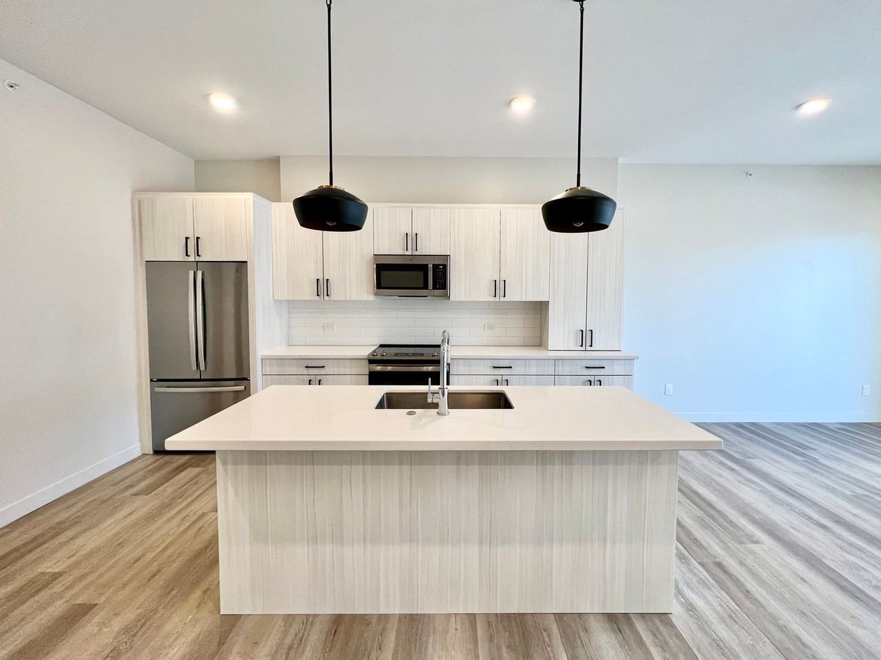 3022 Fieldhouse Cir #207 - Photo 3 of 18
