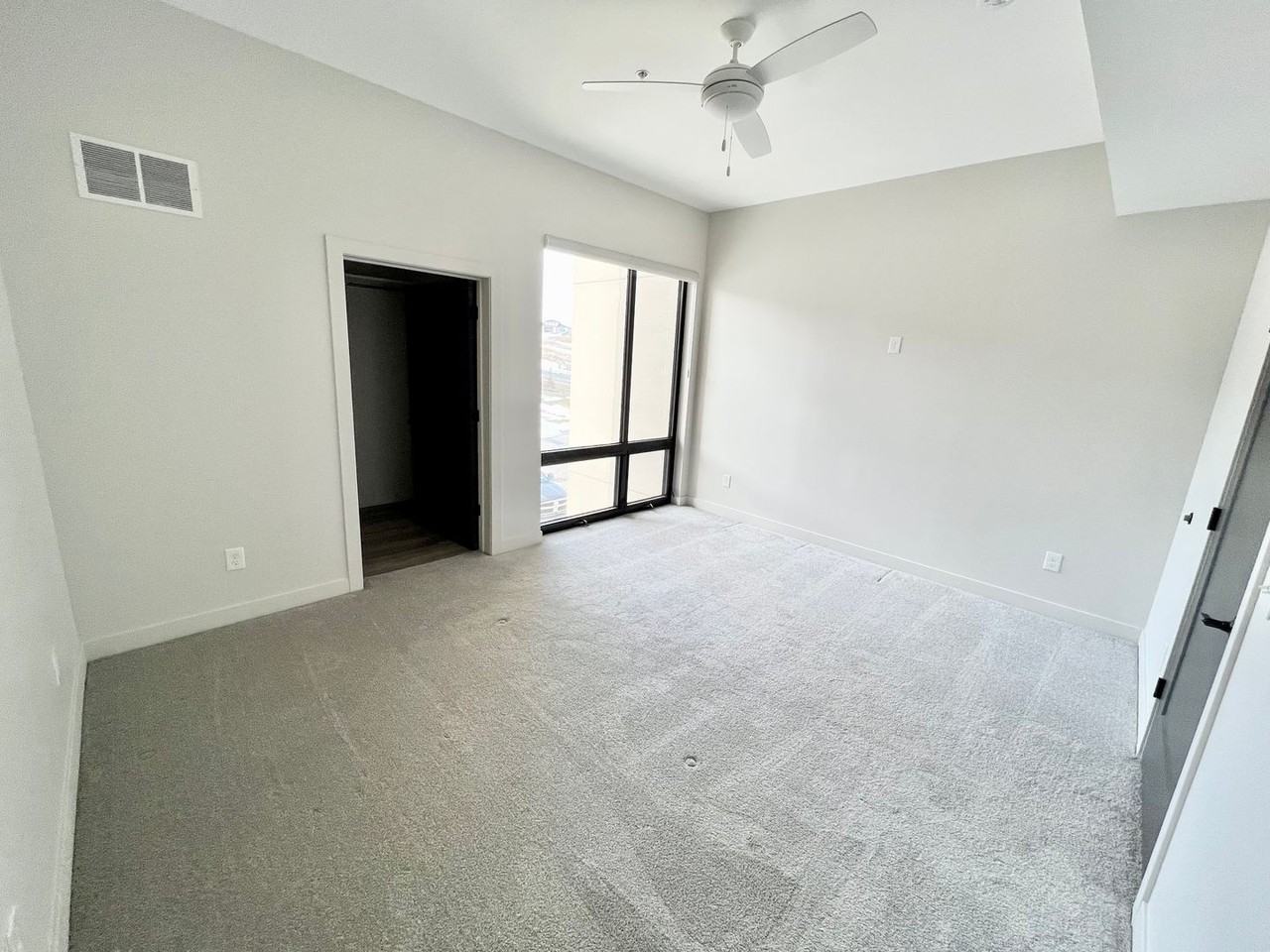 3022 Fieldhouse Cir #207 - Photo 5 of 18