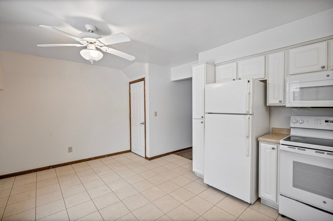 Oak Street Townhomes - Photo 3 of 19