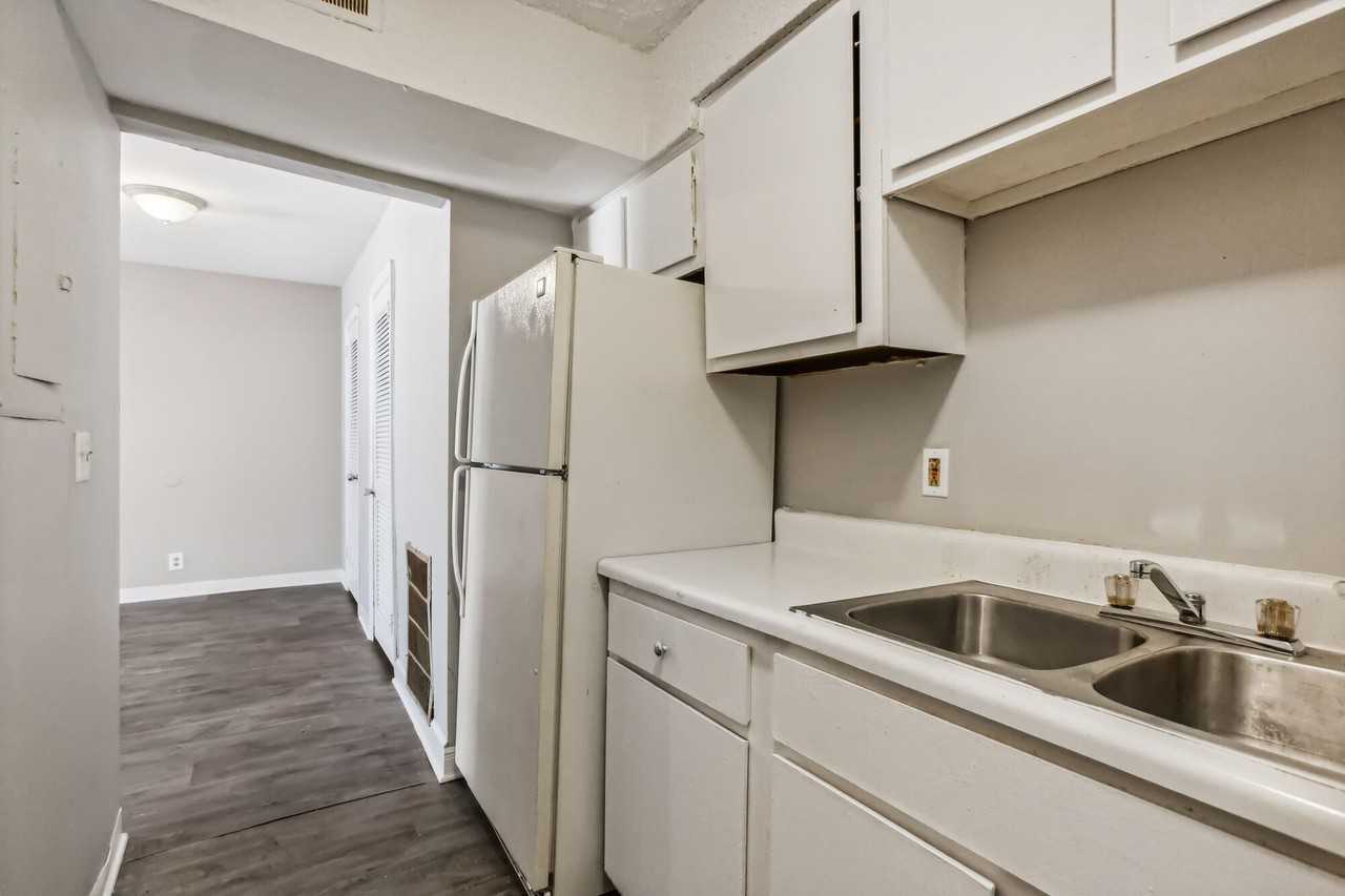 Northfield Manor Apartments - Photo 3 of 37