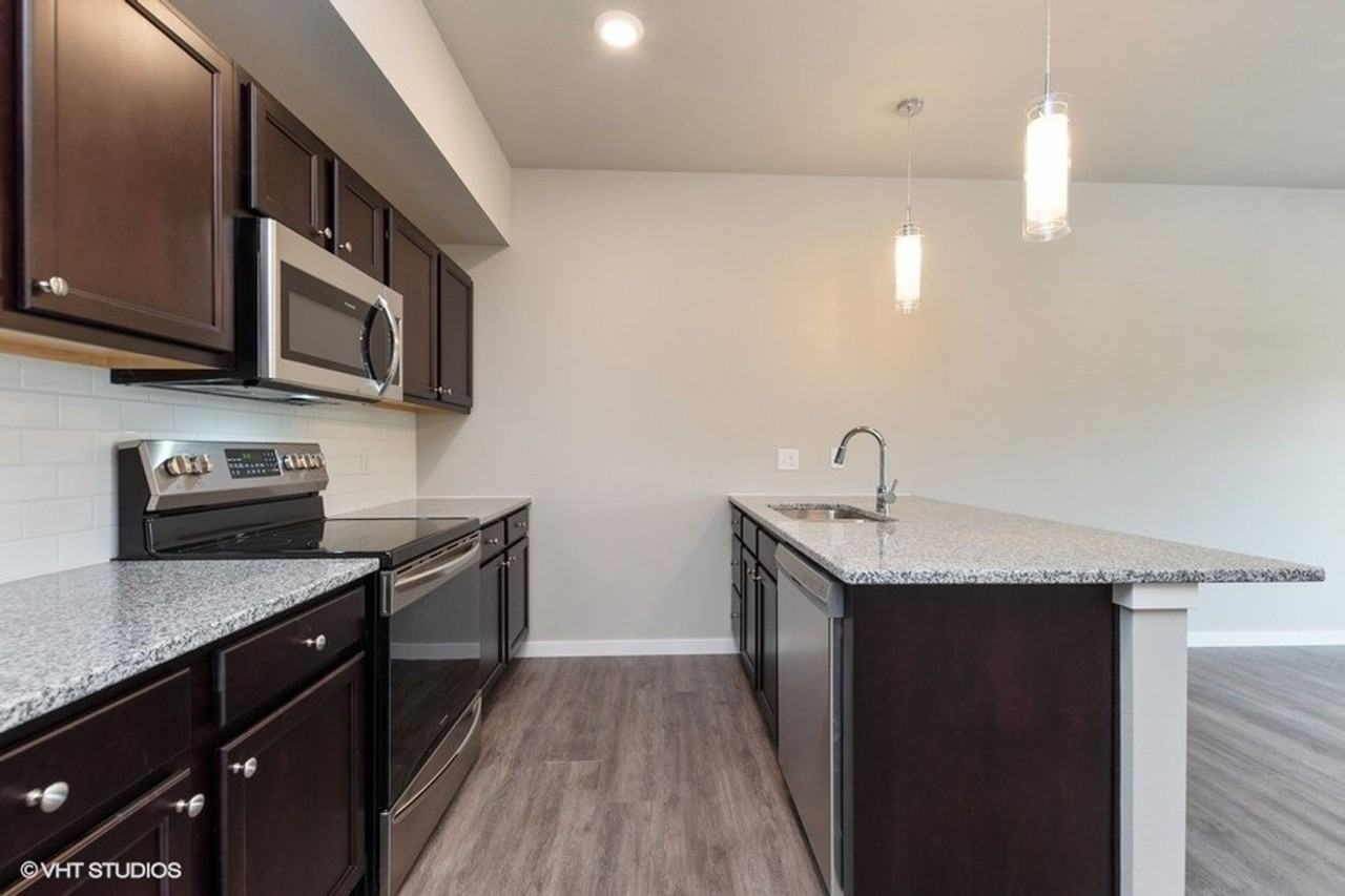 Buffalo Ridge Townhomes - Photo 4 of 9