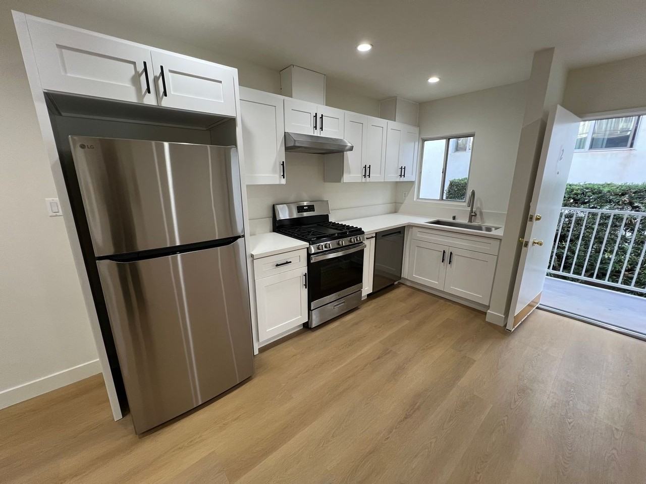 1325 Amherst Ave. - Photo 3 of 28