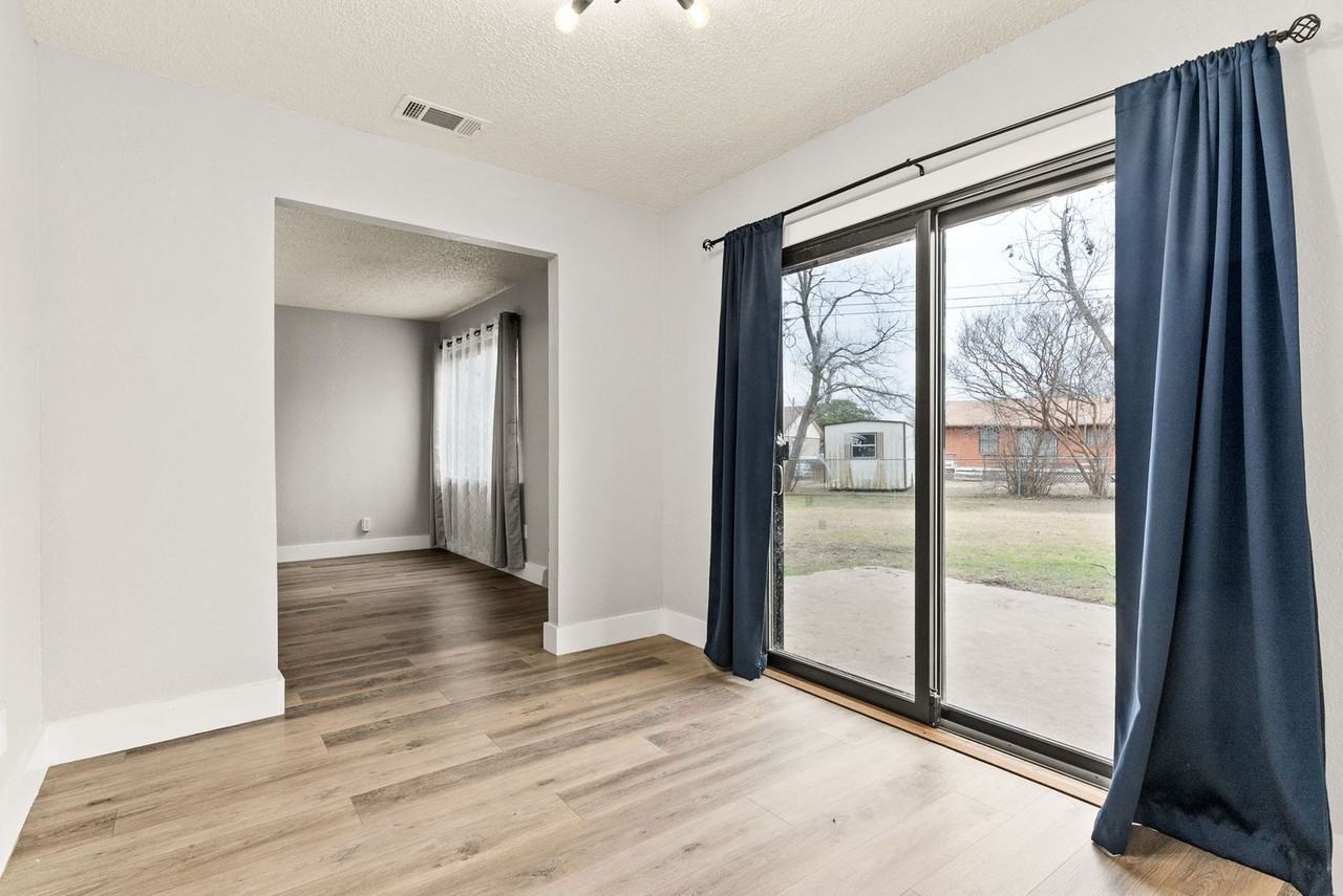 2606 Lake Rd - Photo 7 of 17