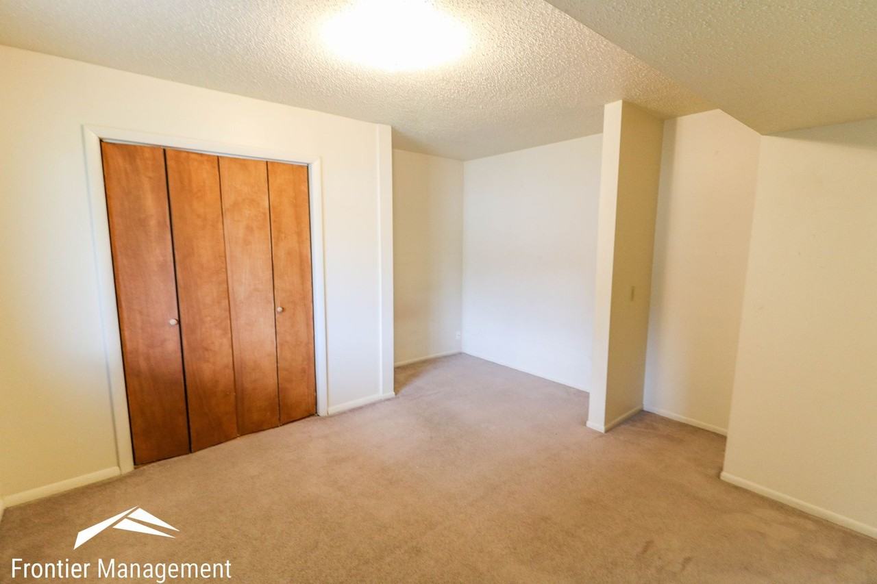 1500 McCain Ln - Photo 4 of 10