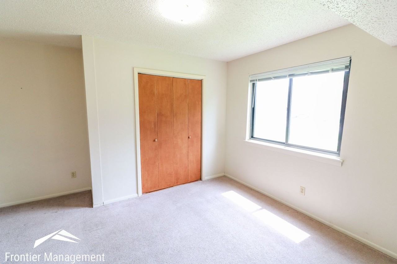 1500 McCain Ln - Photo 6 of 10