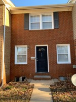 featured image of 631 S Ellis St