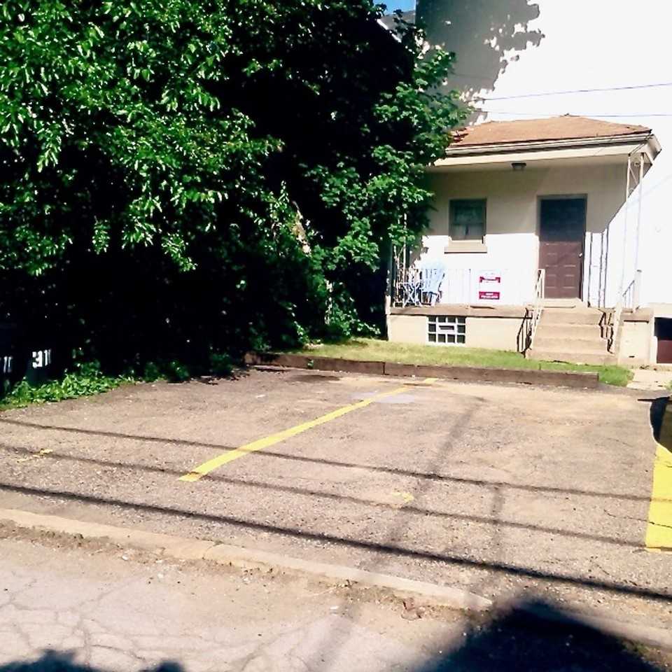 *** Spacious Apartments in Friendship * Pet Friendly * Available Now * Spacious & Renovated * Central A/C *** - Photo 3 of 3