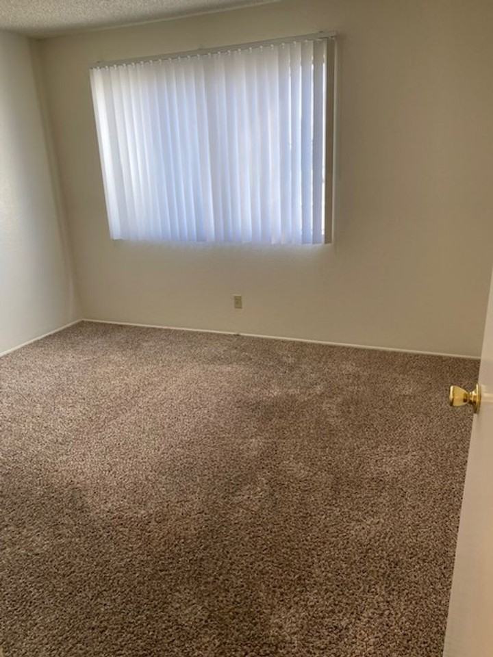 3900 El Potrero Ln #3 - Photo 7 of 11