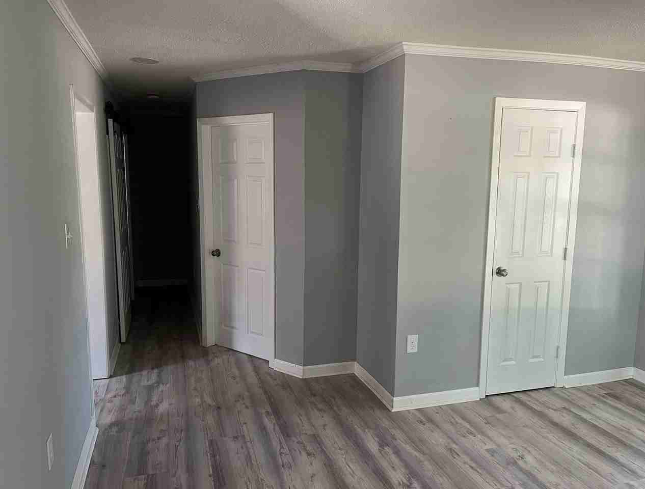 321 Edwards St - Photo 2 of 7