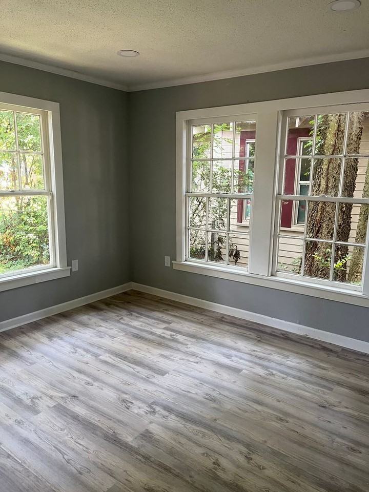 321 Edwards St - Photo 4 of 7