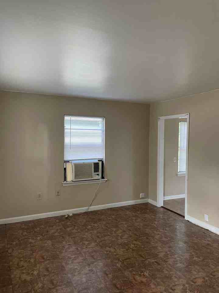 255 Palmyra St - Photo 3 of 7