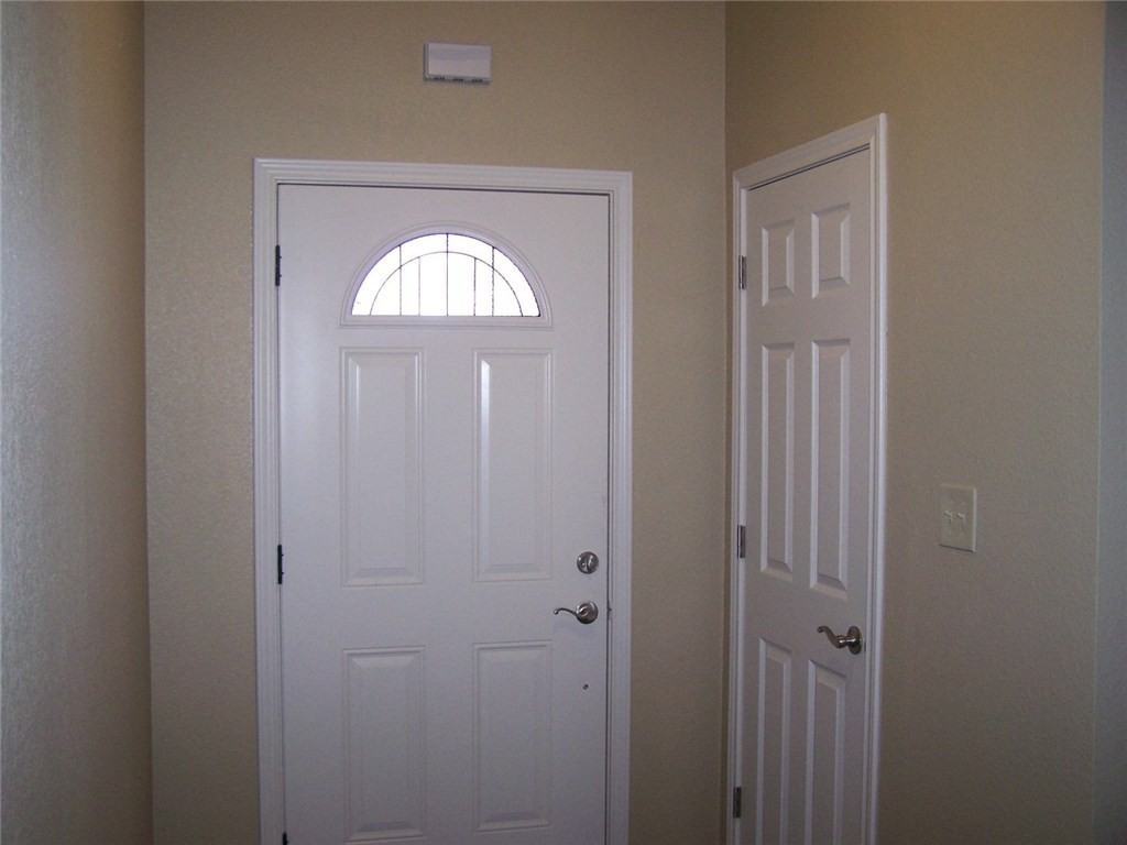 1013 Rice St - Photo 2 of 16