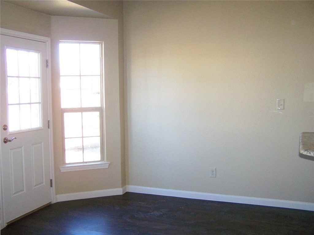 1013 Rice St - Photo 5 of 16