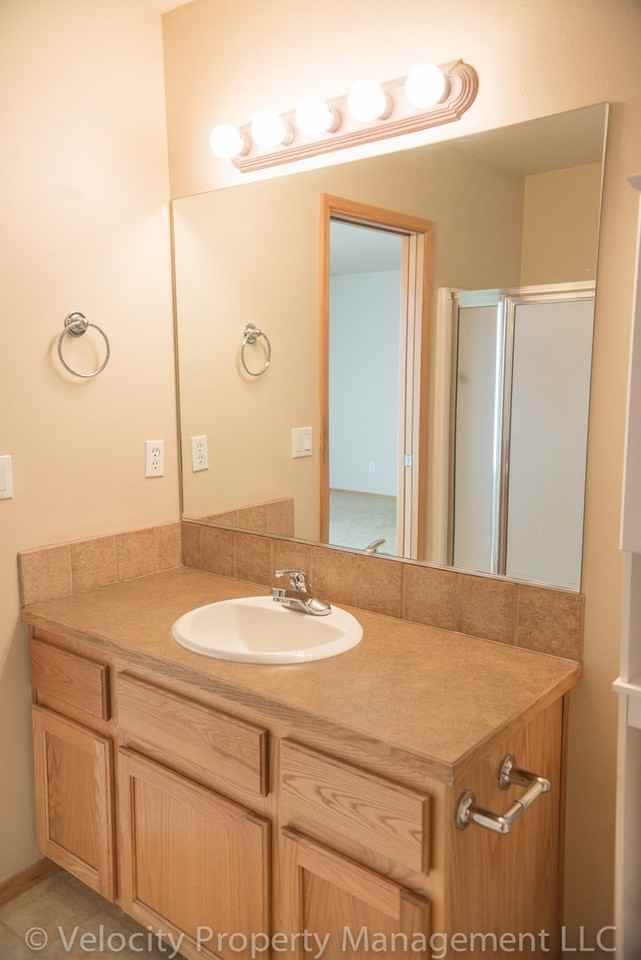 20597 Conifer Ave - Photo 7 of 15