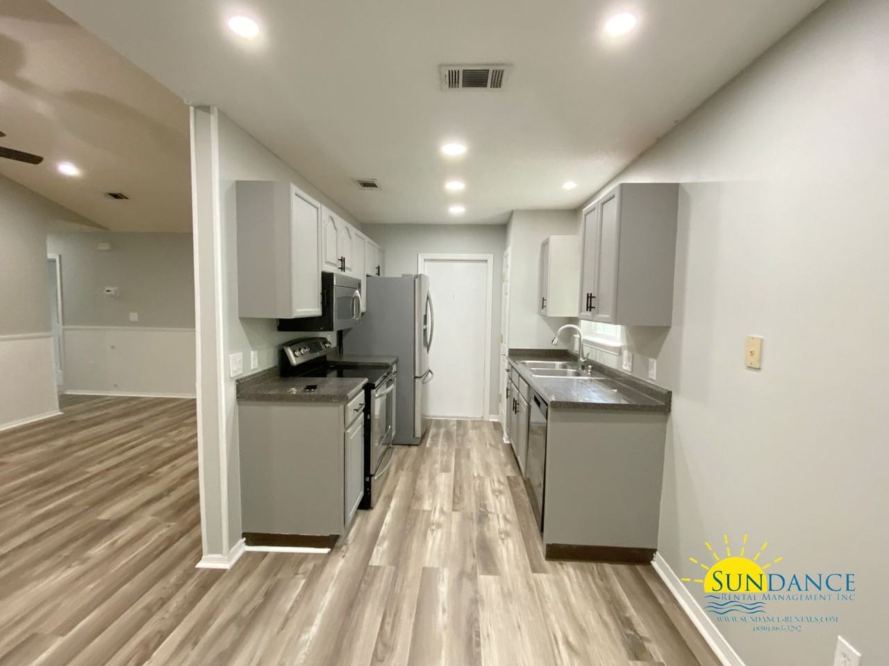 2991 Windsor Cir - Photo 4 of 12