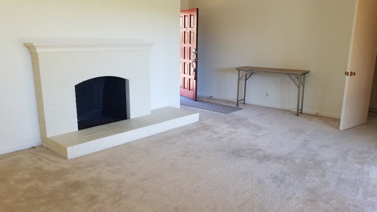 2053 Hays St - Photo 2 of 10