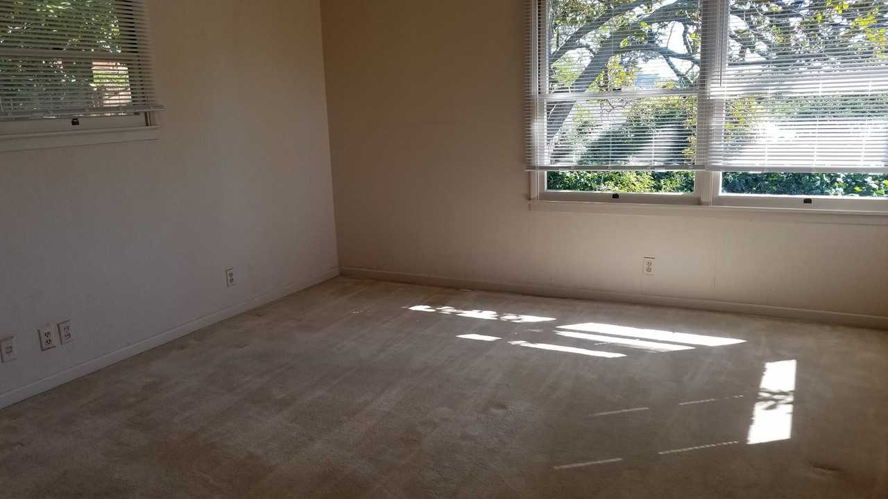 2053 Hays St - Photo 4 of 10