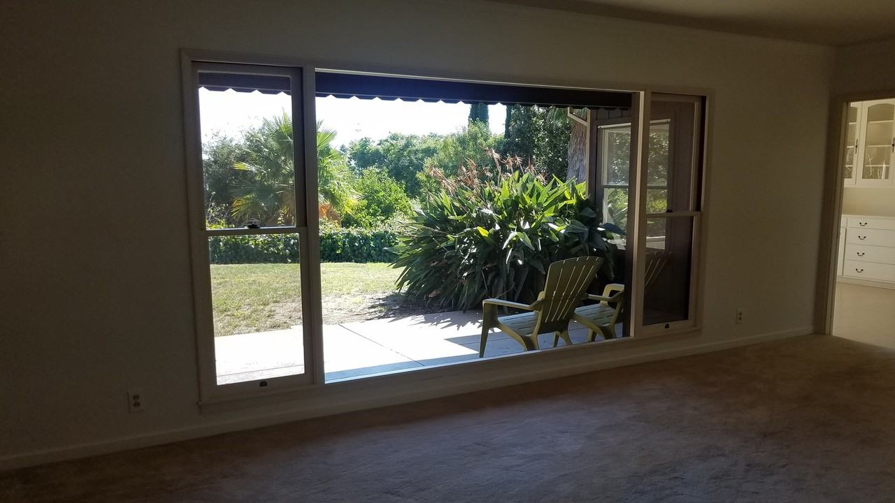 2053 Hays St - Photo 6 of 10