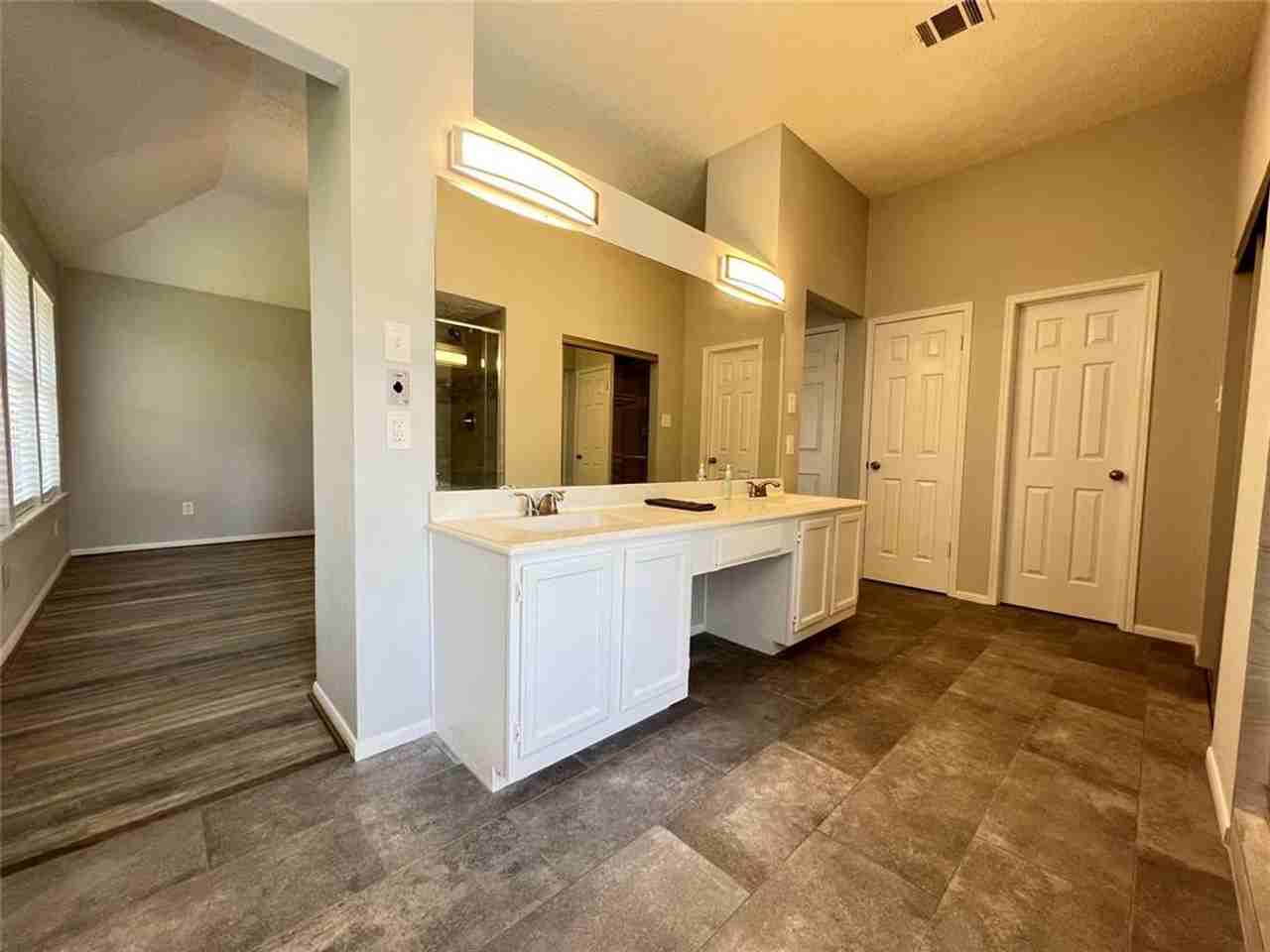 16430 Elmwood Point Ln - Photo 6 of 37