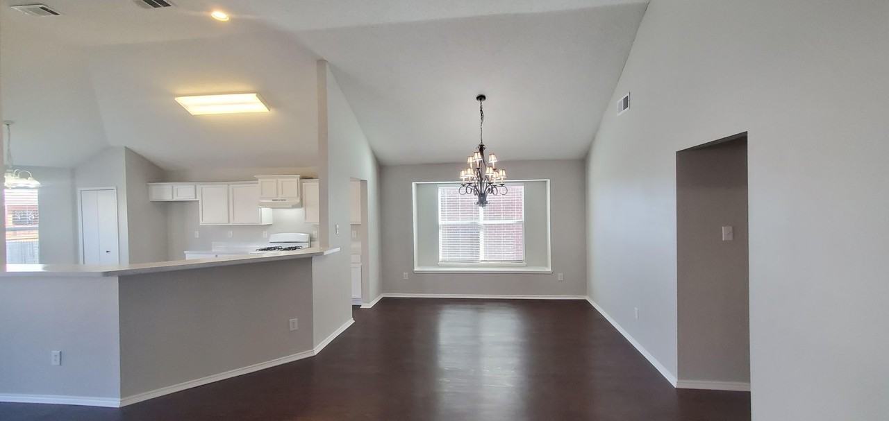 132 Brookshore Dr - Photo 5 of 24