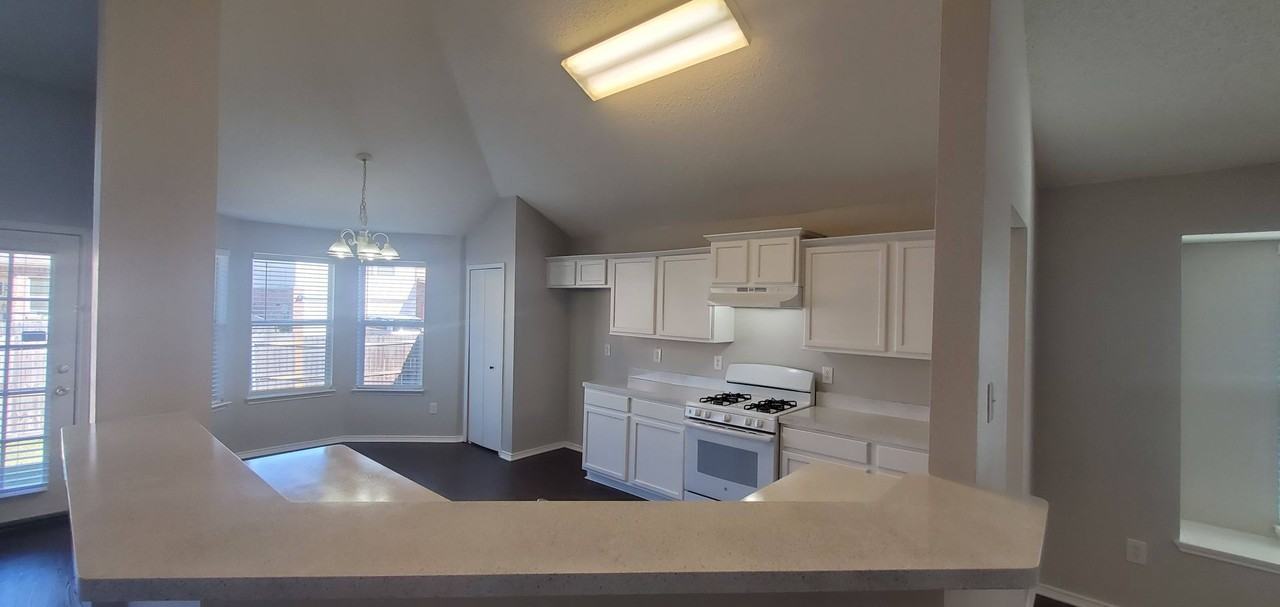 132 Brookshore Dr - Photo 6 of 24