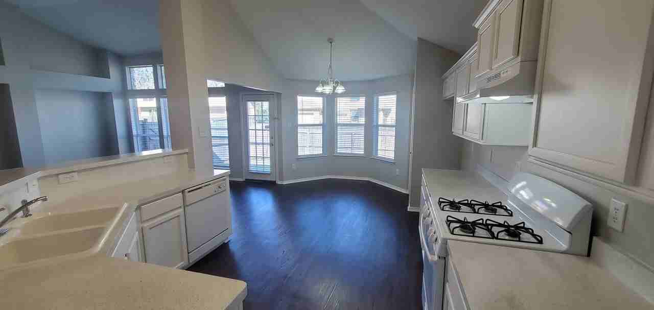 132 Brookshore Dr - Photo 7 of 24