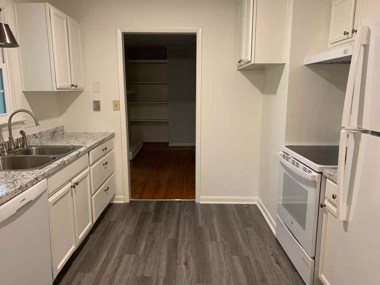 2435 Glascock St - Photo 2 of 19