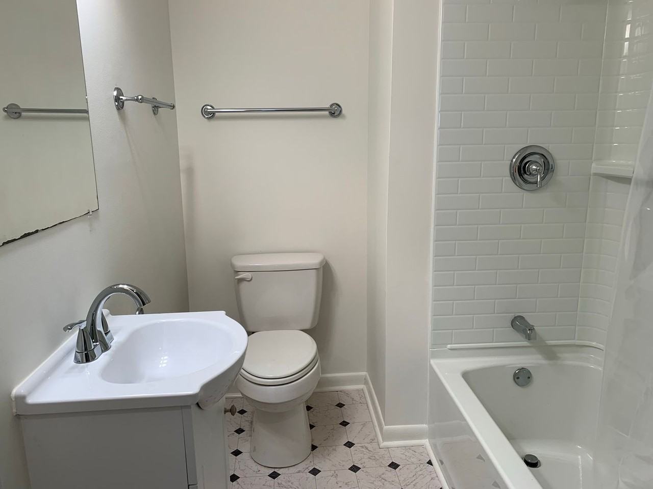 2435 Glascock St - Photo 5 of 19