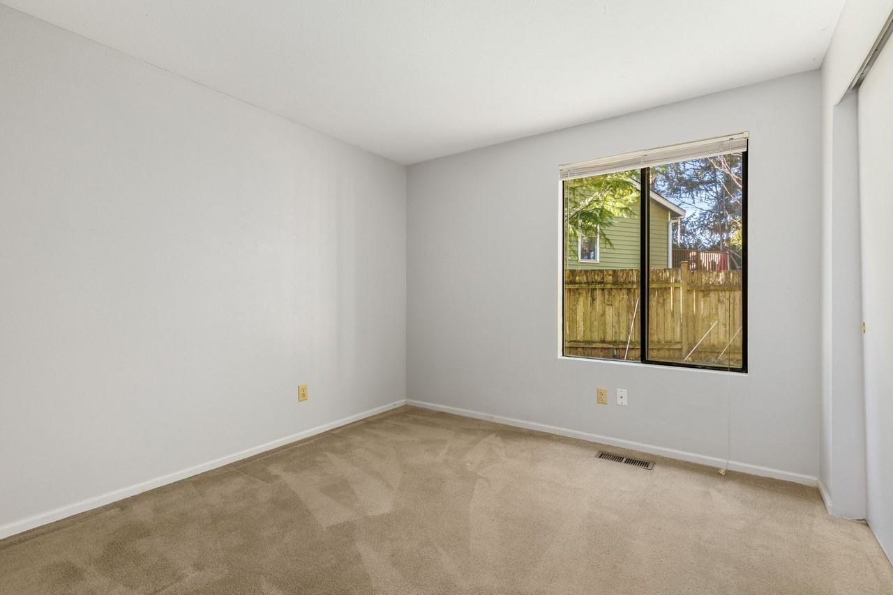 16702 Ne 103rd Pl - Photo 7 of 18