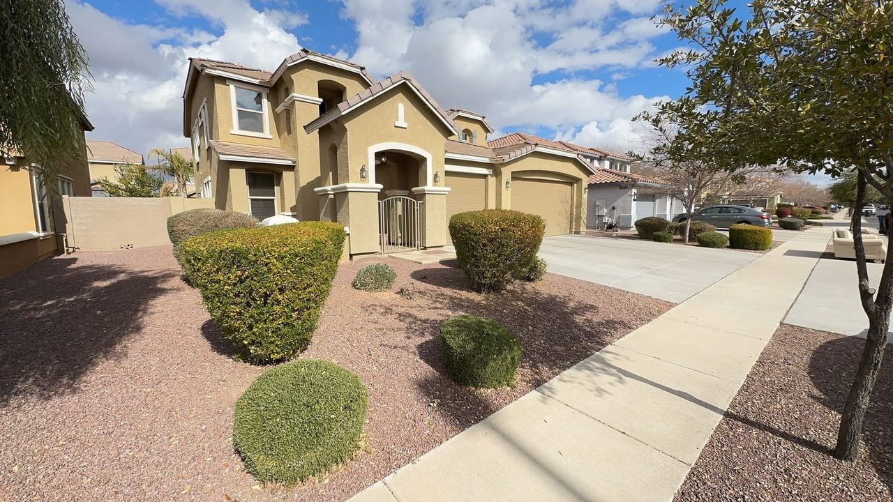 3458 E Merrill Ave - Photo 2 of 50