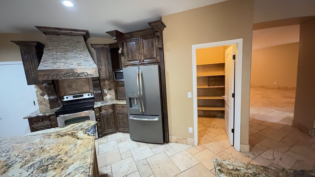 3458 E Merrill Ave - Photo 7 of 43