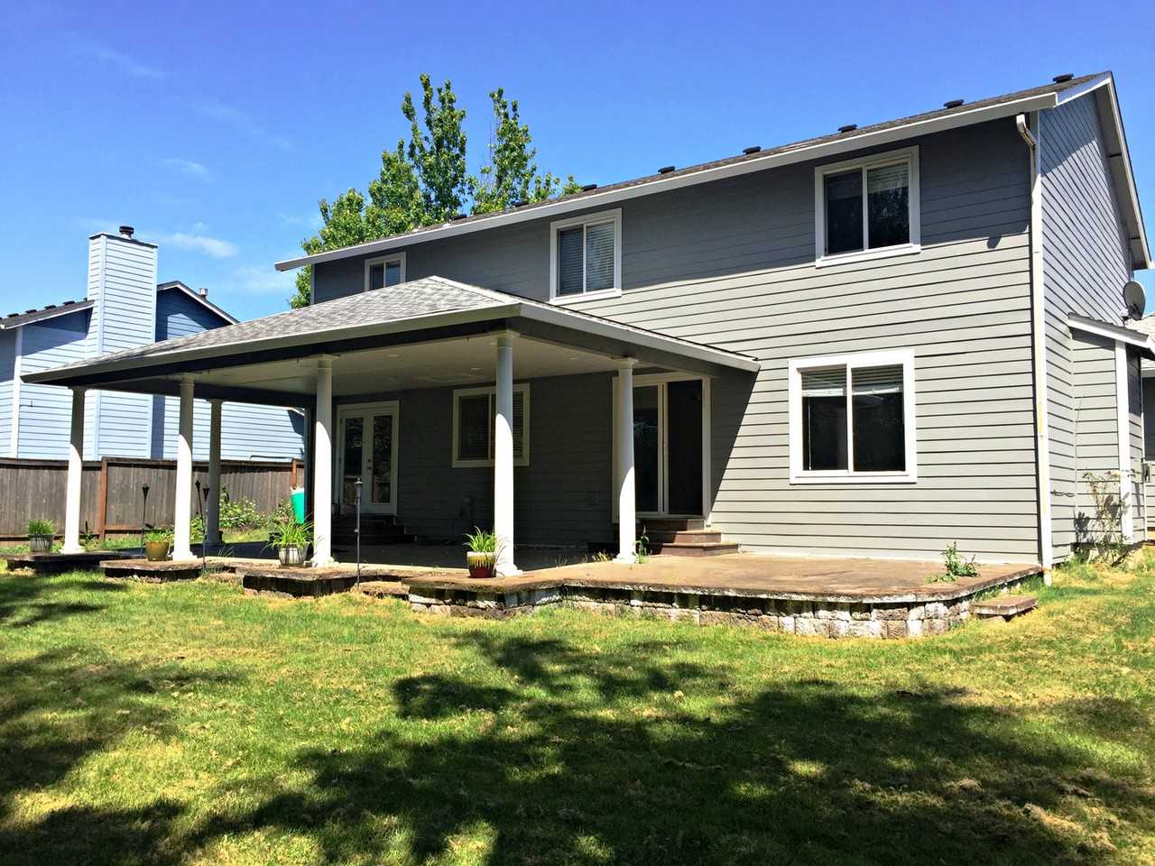 2121 Nw Douglas Loop - Photo 2 of 20