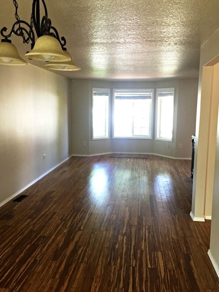 2121 Nw Douglas Loop - Photo 4 of 20