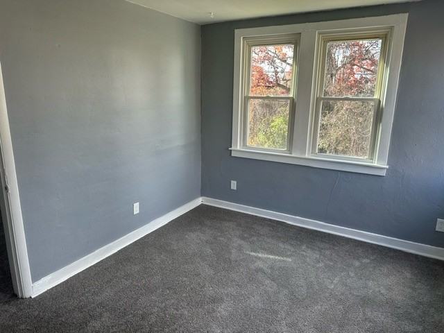 726 Large Avenue - Photo 3 of 10