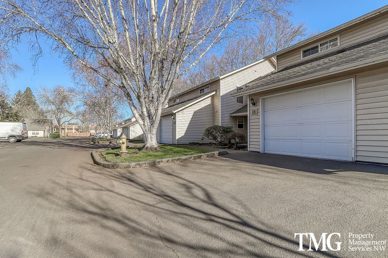 4701 Ne 77th Ave #E18 - Photo 3 of 37