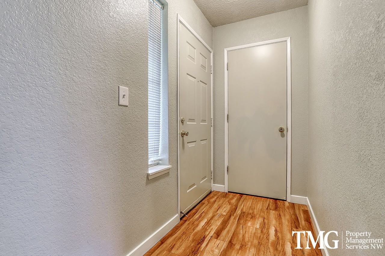 4701 Ne 77th Ave #E18 - Photo 5 of 37