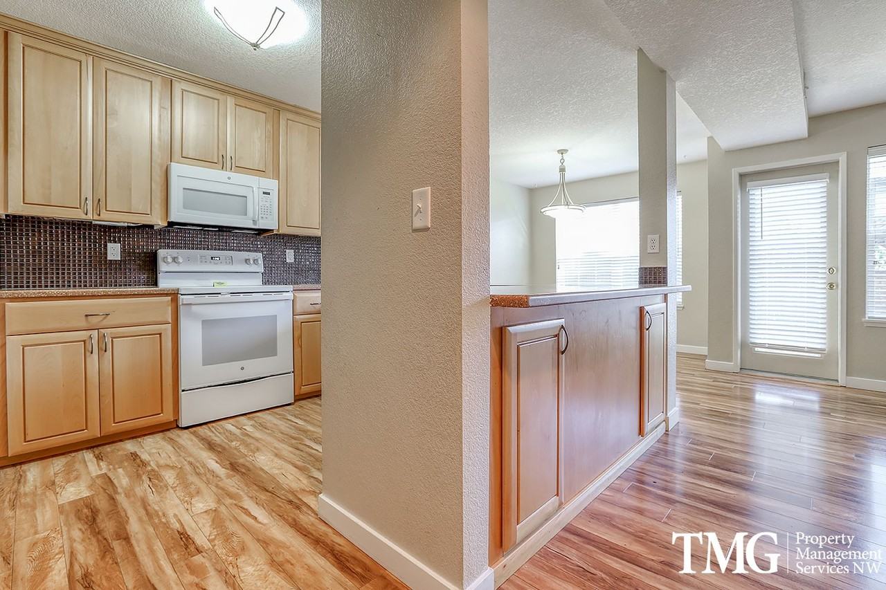 4701 Ne 77th Ave #E18 - Photo 6 of 37