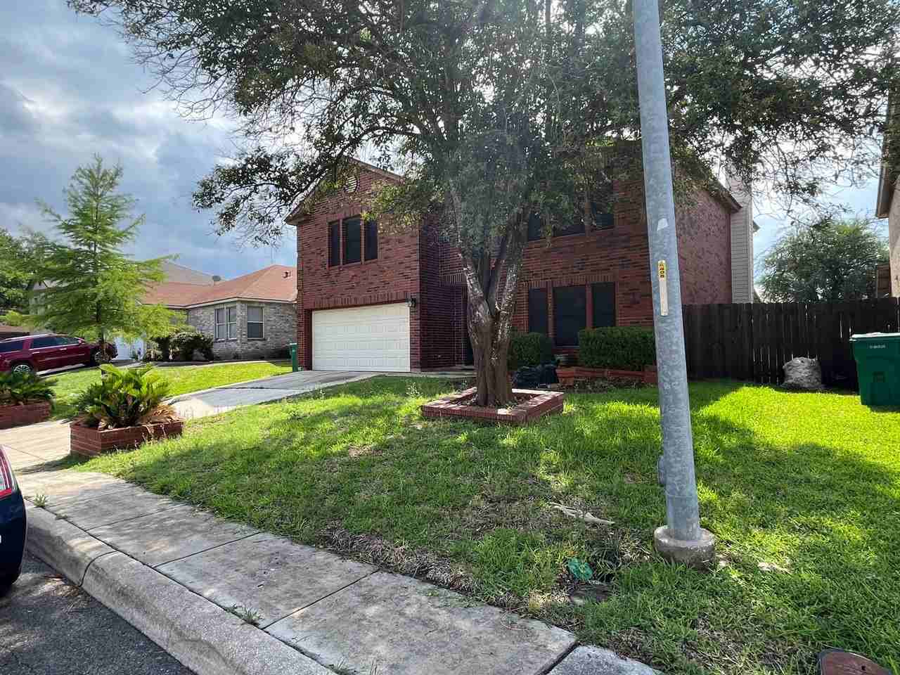 8203 Cantura Mls - Photo 3 of 46