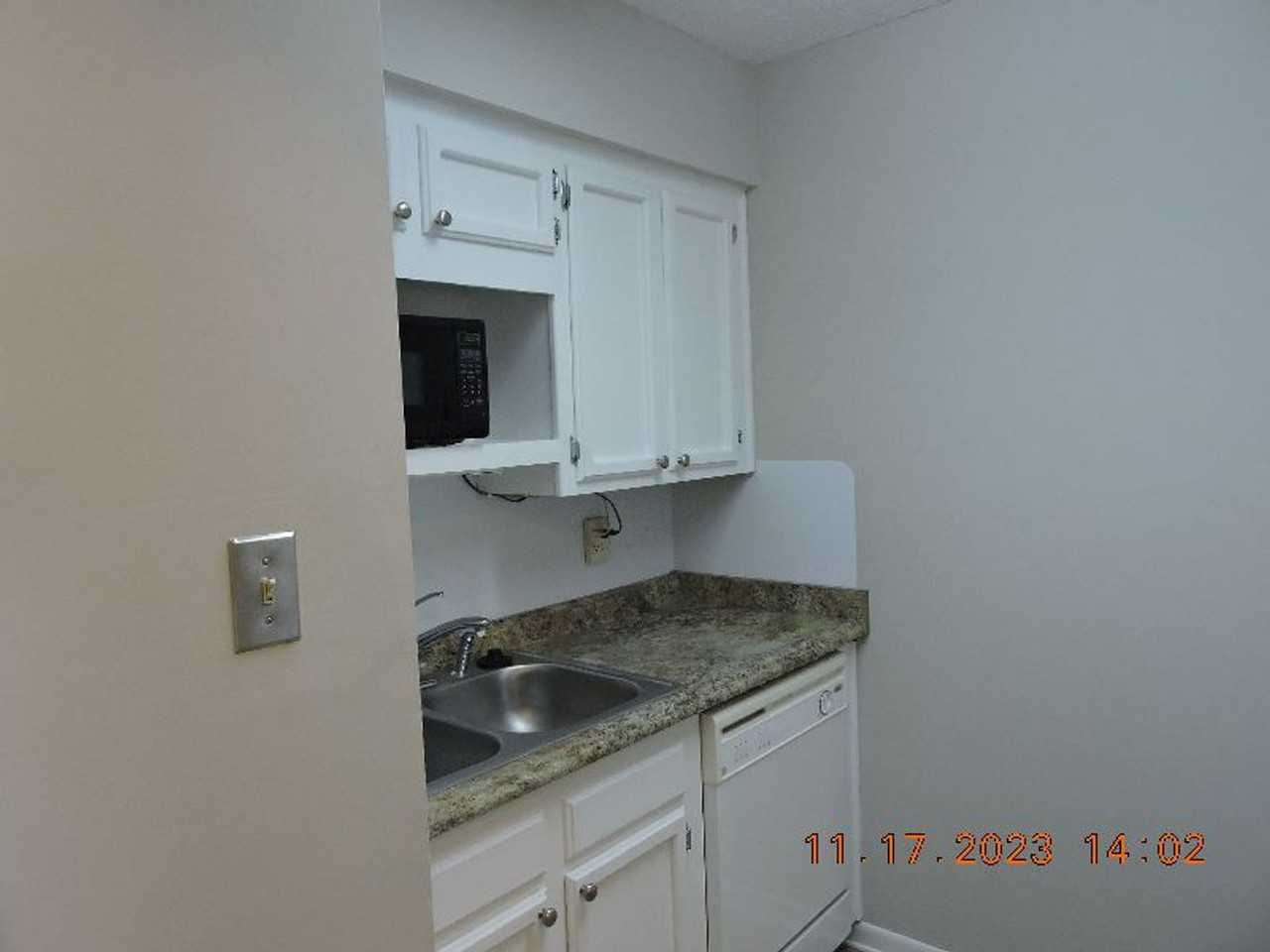 402 Lee Dr #9A - Photo 7 of 16