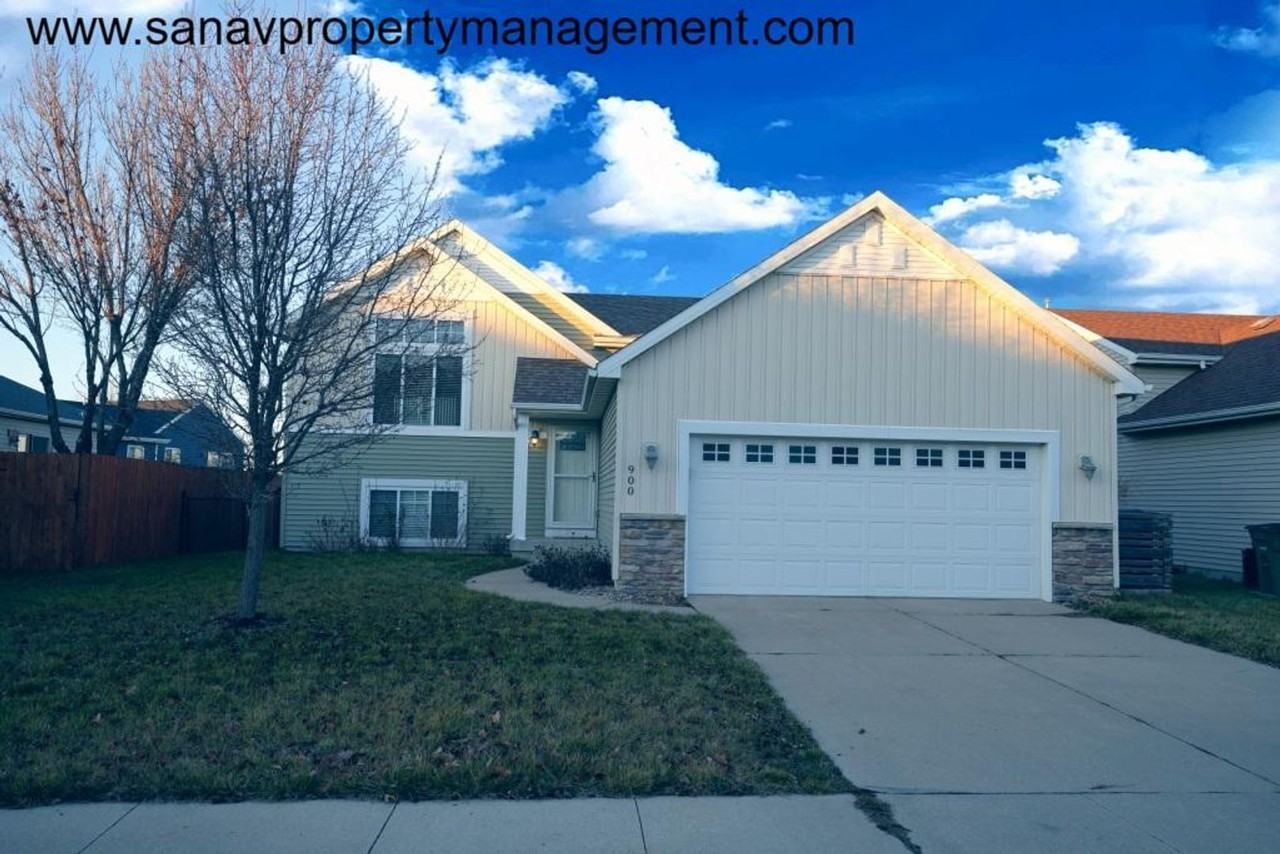 900 34th St Sw - Photo 2 of 28