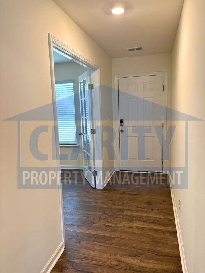 187 Lindsell Rd - Photo 6 of 33