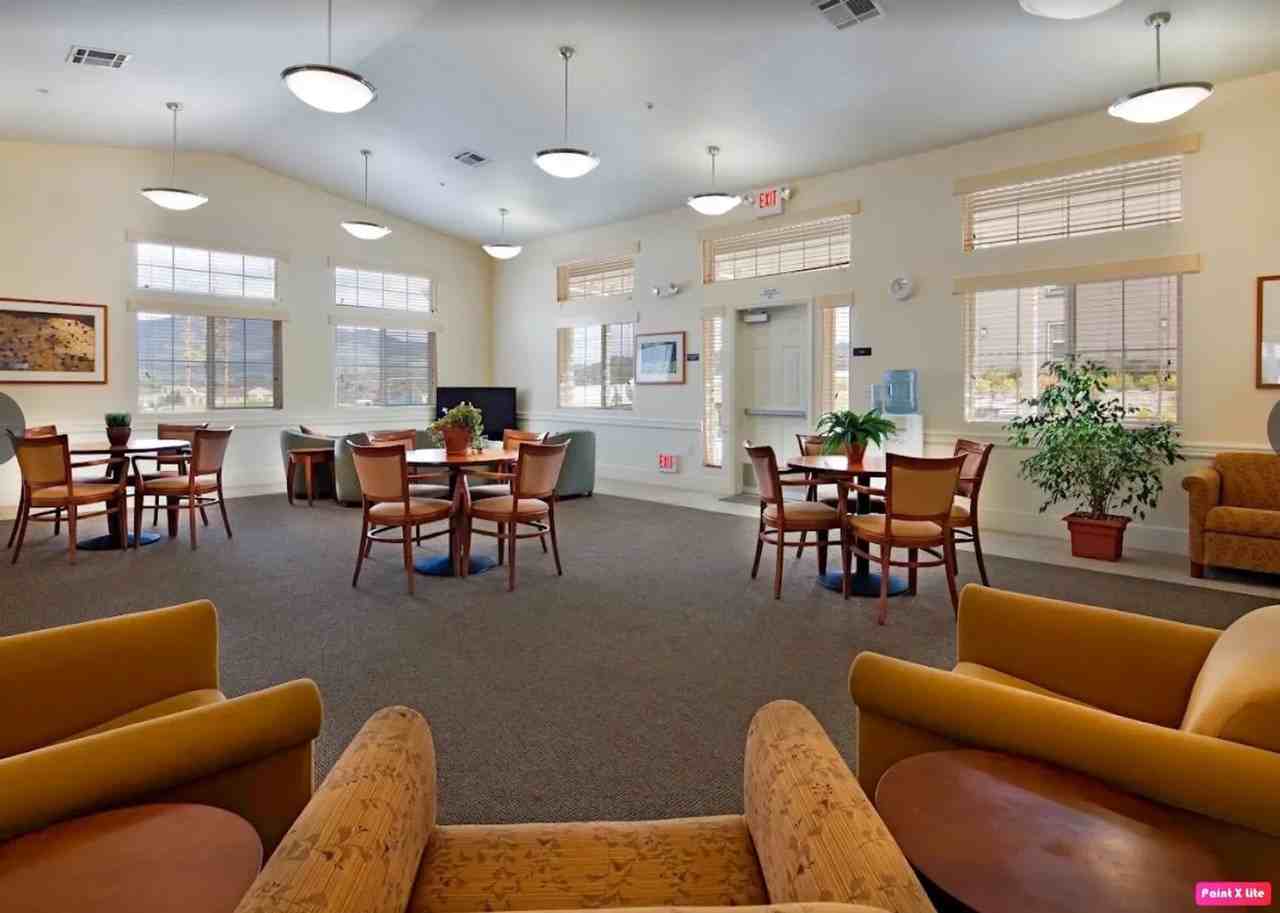 Emerald Pointe Apartments - Photo 4 of 7