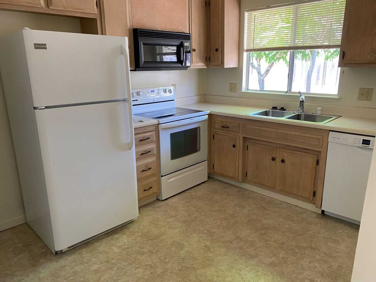 6604 Fairfield Dr - Photo 3 of 13