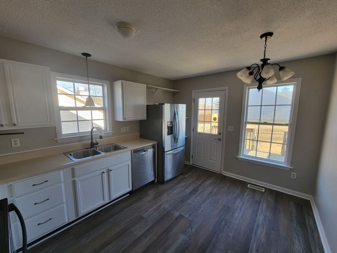 245 Ward Rd - Photo 3 of 10
