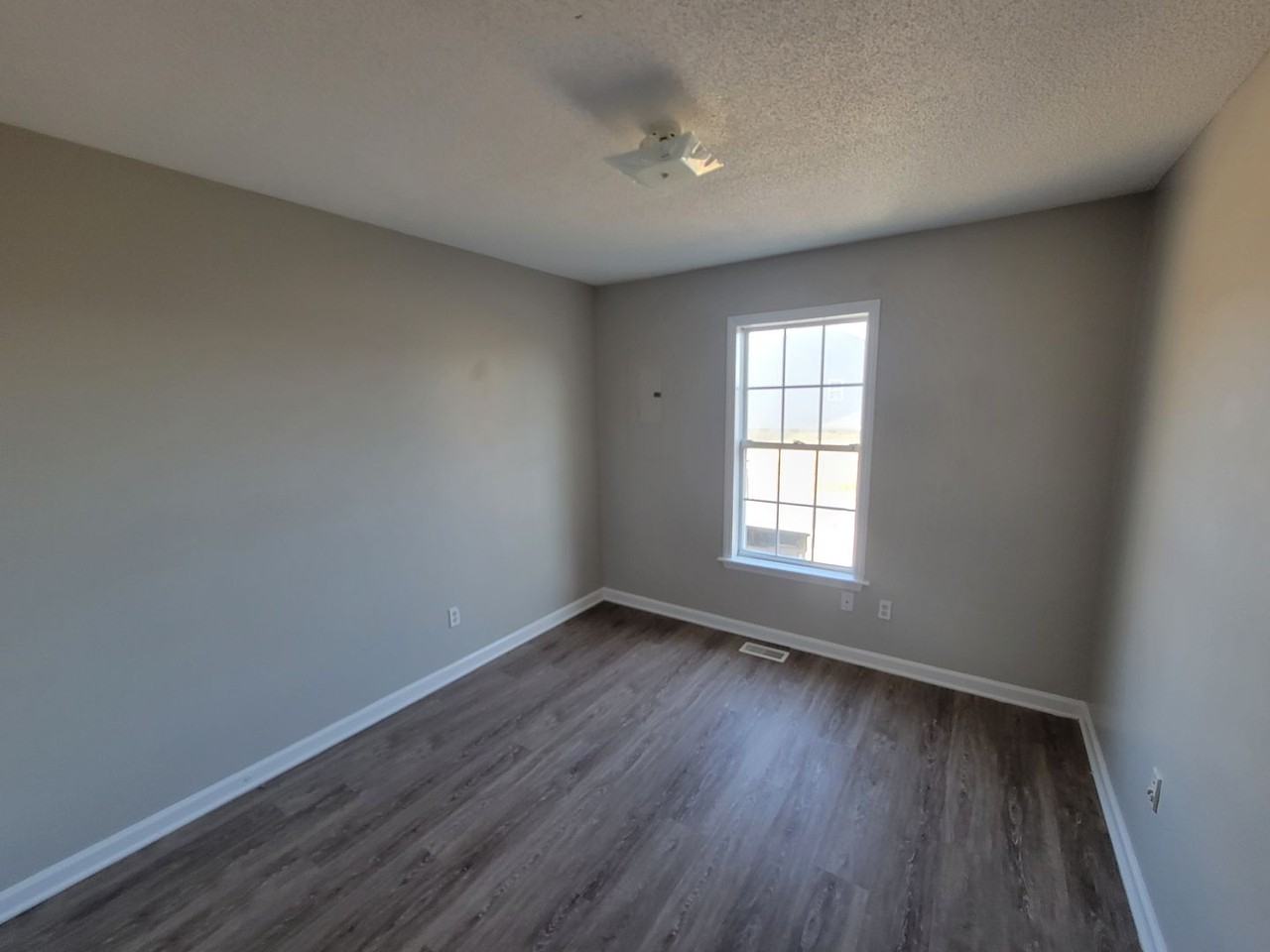245 Ward Rd - Photo 5 of 10