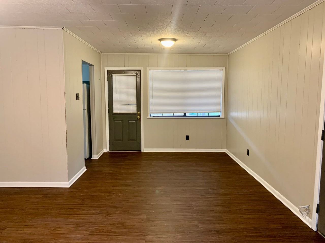 309 Bradford Dr - Photo 2 of 15