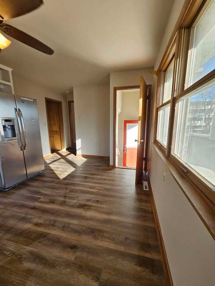 605 E 2nd St - Photo 3 of 37