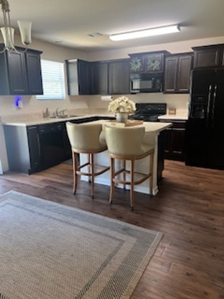 2211 Summer Haven Ln - Photo 2 of 10